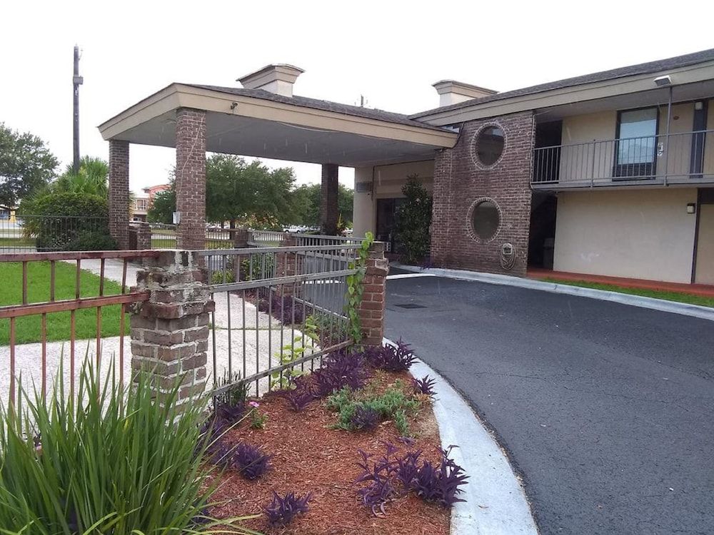 undefined Gateway Inn - Savannah 4