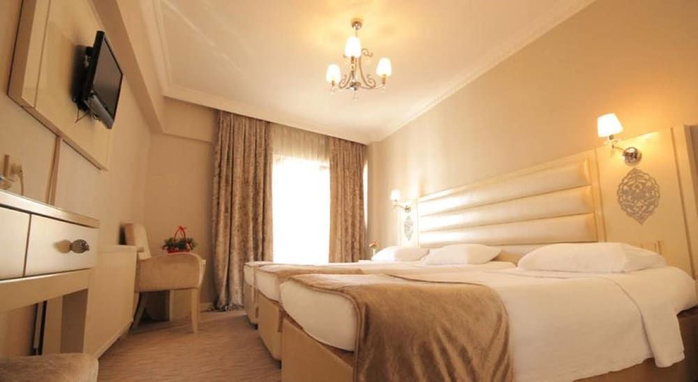 Q Hotel Laleli Standard Triple Room 5