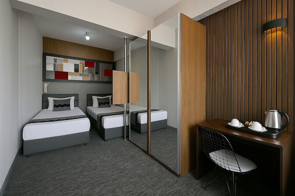 undefined Black Art Otel 2
