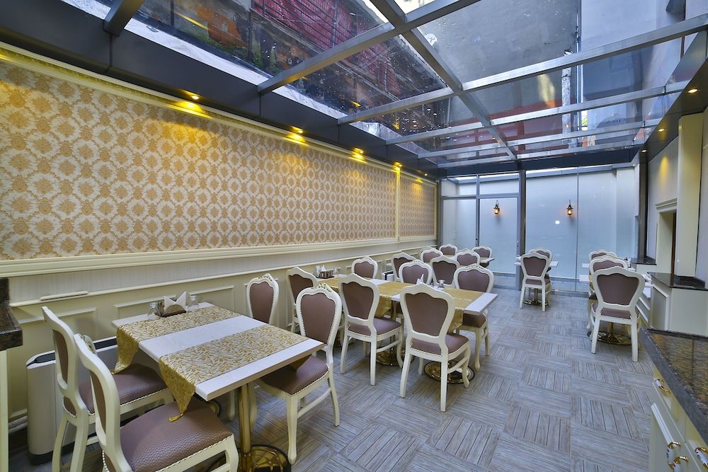 undefined Nayla Palace Hotel 10