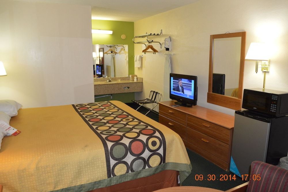 Standard Room, 1 King Bed