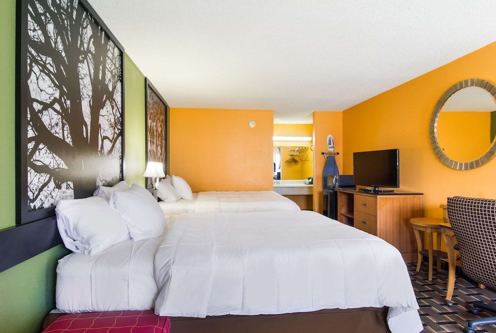 Americas Best Value Inn Darien Room, 2 Queen Beds, Non Smoking