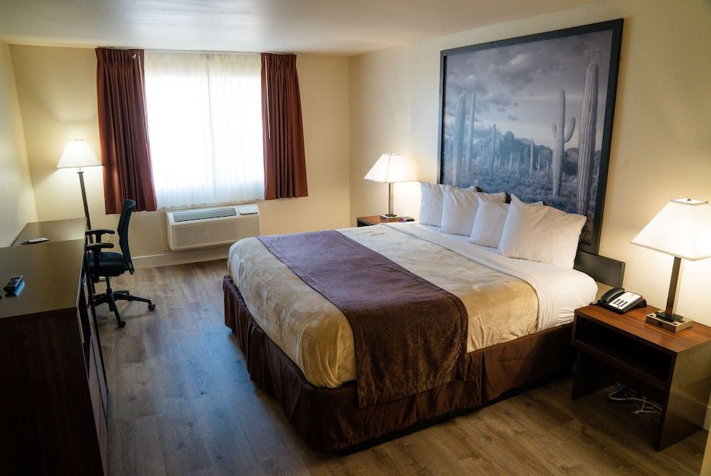 Studio Suite, 1 King Bed, Non Smoking