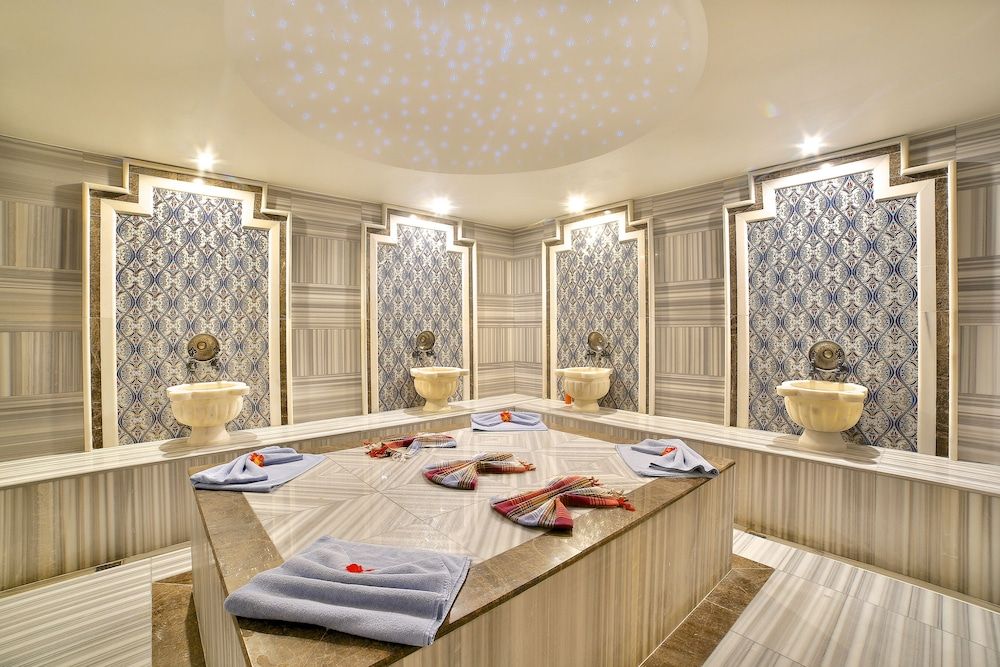 undefined Lion Hotel 10