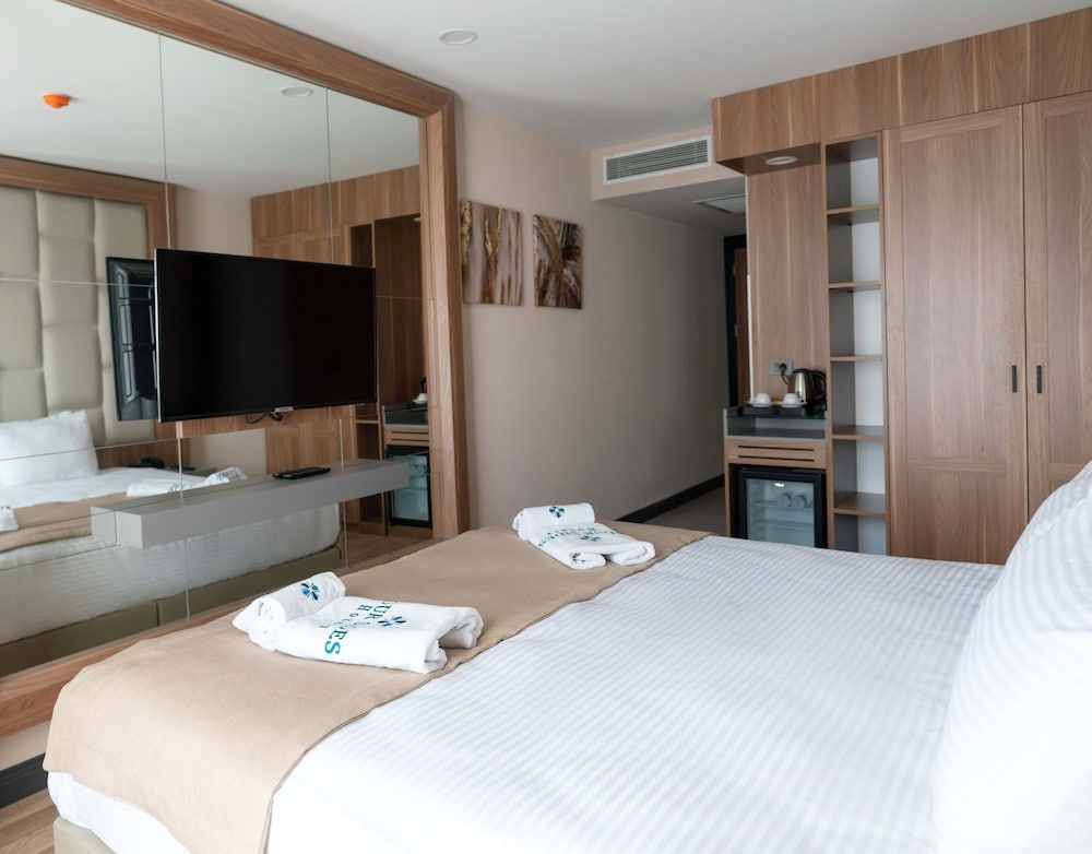 Lion Hotel Standard Double Room 2