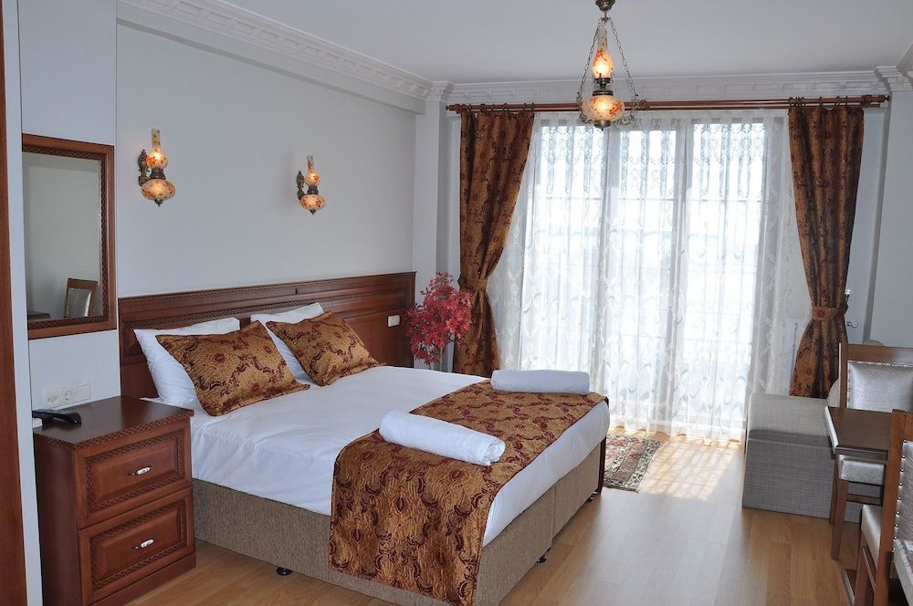 Motif Apart Superior Studio Suite, 1 Double Bed with Sofa bed, Sea View 3