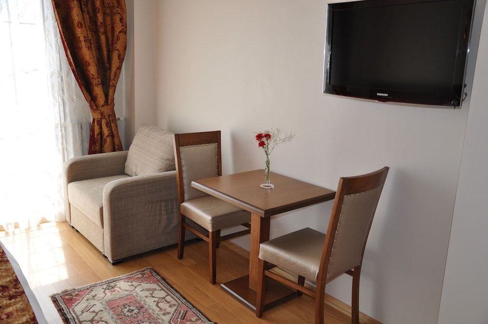 Motif Apart Superior Studio Suite, 1 Double Bed with Sofa bed, Sea View 4