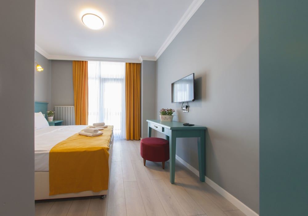 Standard Room, 1 Queen Bed, Mountain View