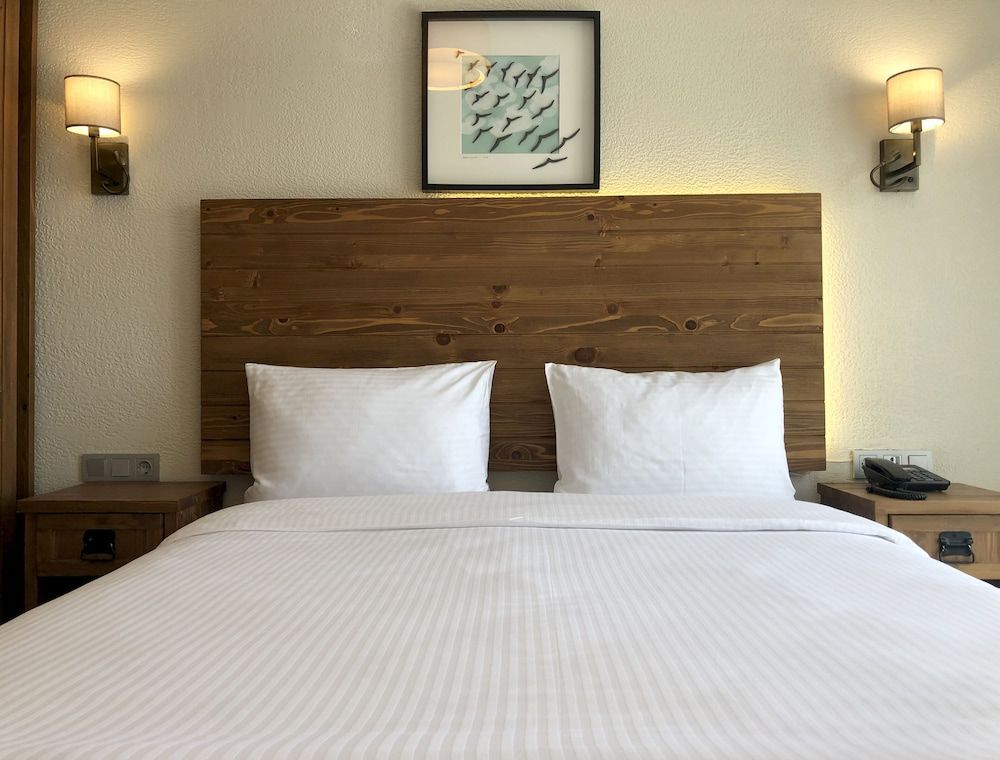 8 Rooms Hotel Standard Room 4