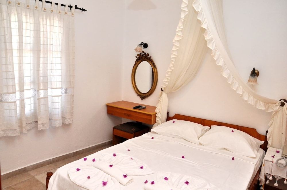 Gloria Tibi Jarra Hotel