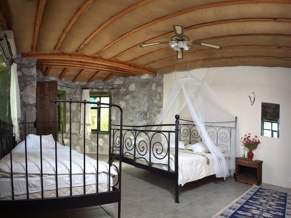 Otantik Tas Ev Basic Triple Room