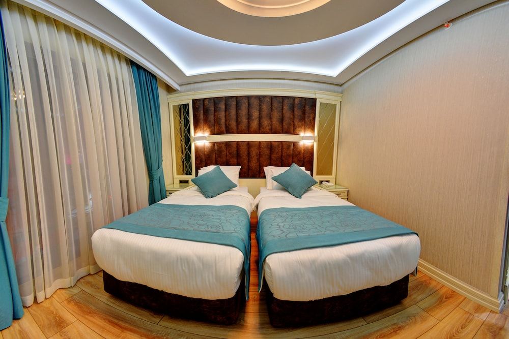 Novelty Hotel Superior Double or Twin Room 10