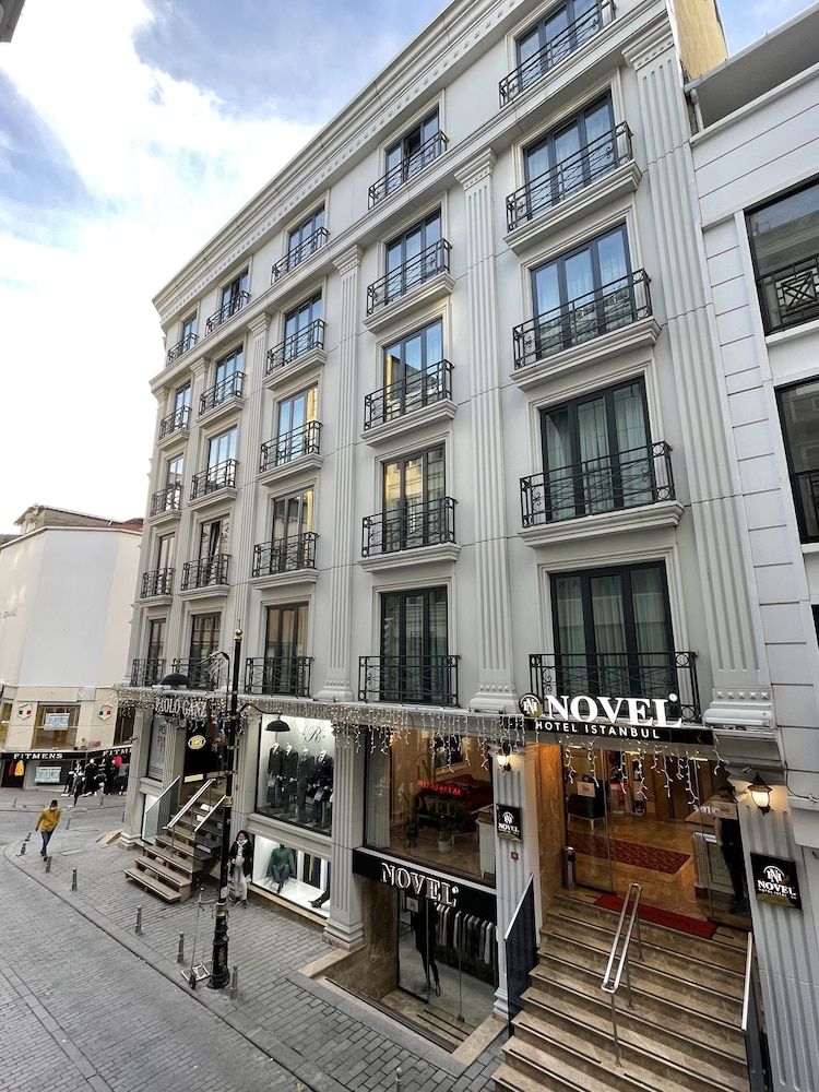 undefined Novelty Hotel 6