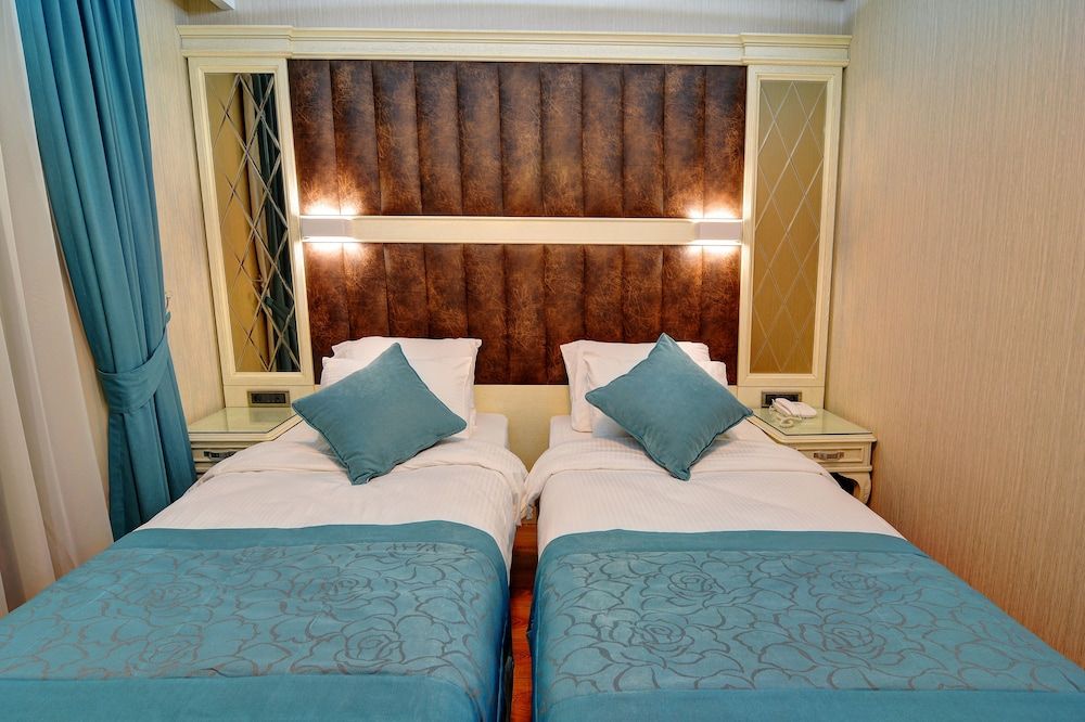 Novelty Hotel Superior Double or Twin Room 4