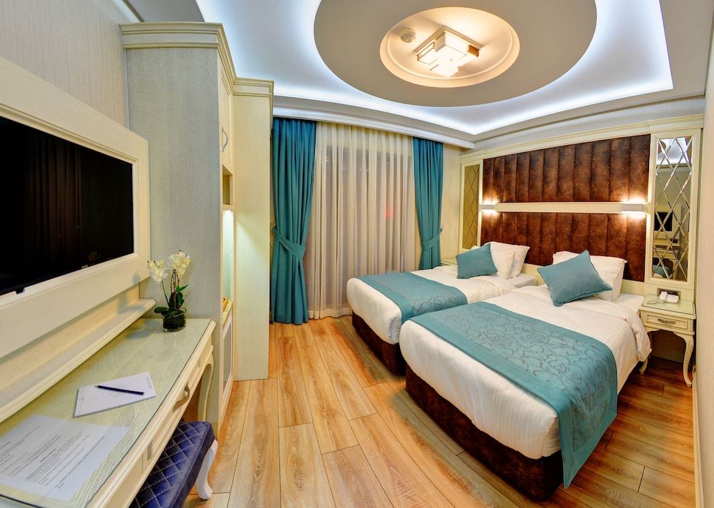 Novelty Hotel Superior Double or Twin Room 9