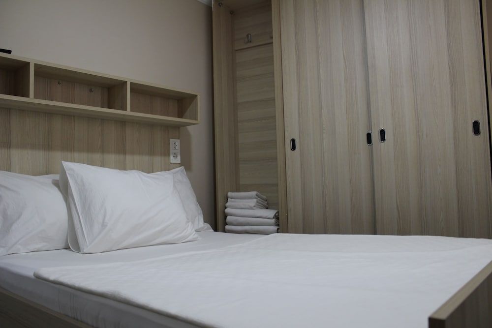 undefined Carvan Hotel 7