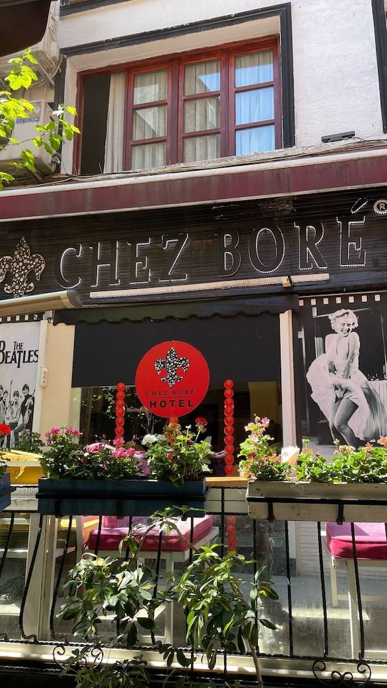 undefined Chez Bore 8