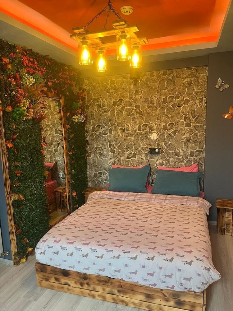 Marvel Suites- Adults Only Superior Double Room 9