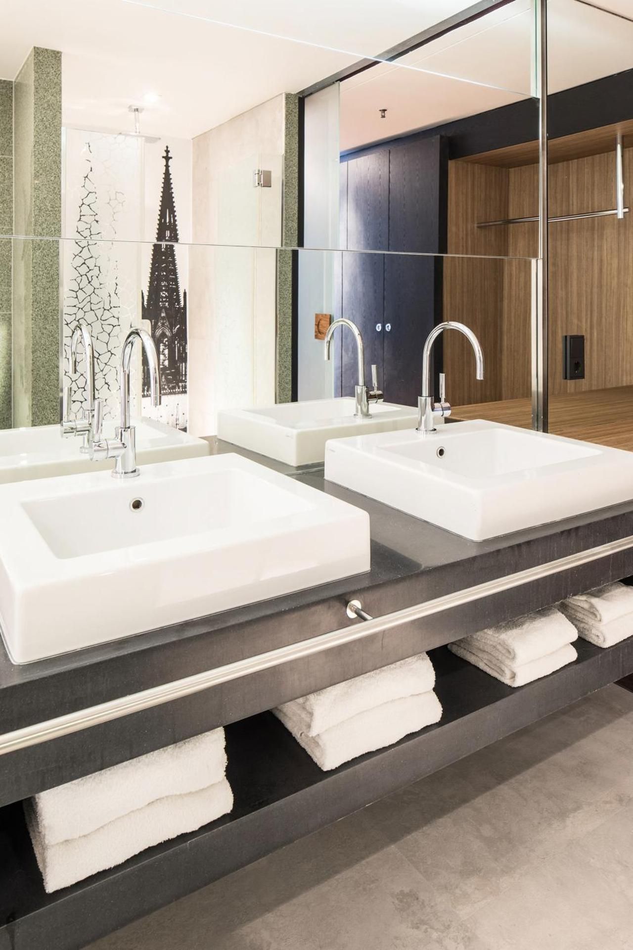 Junior Suite - Garden View - 1 Queen