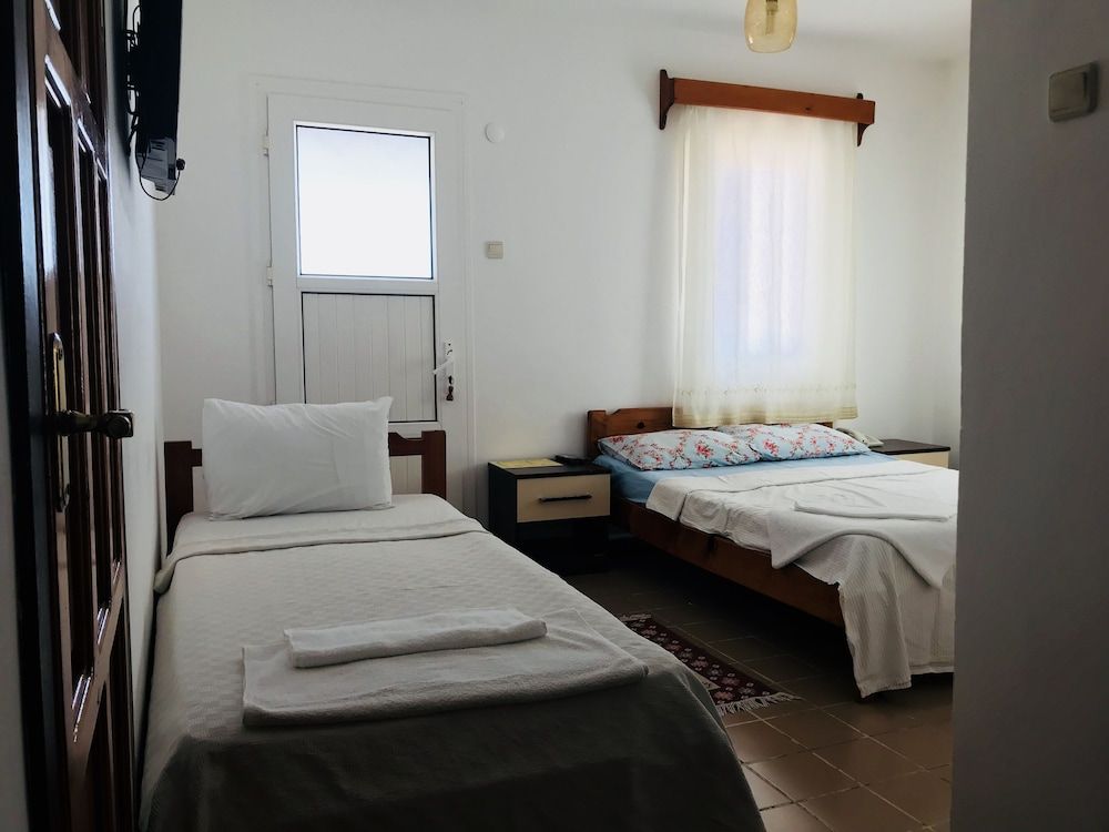 undefined Cam Otel 4