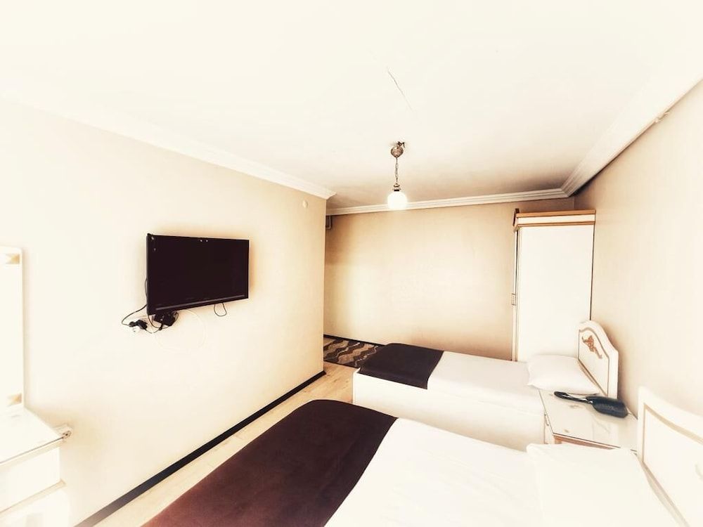 Seref Hotel Standard Twin Room 2