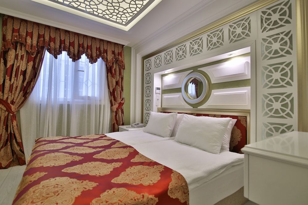 undefined Queens Land Istanbul