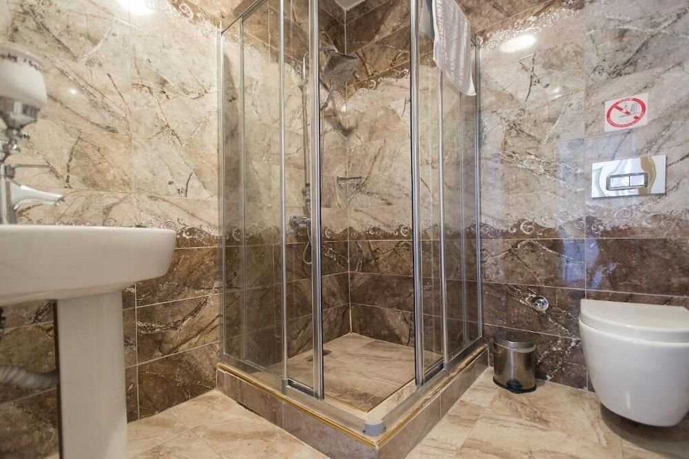 Queens Land Istanbul Economy Room, 1 Double Bed 4