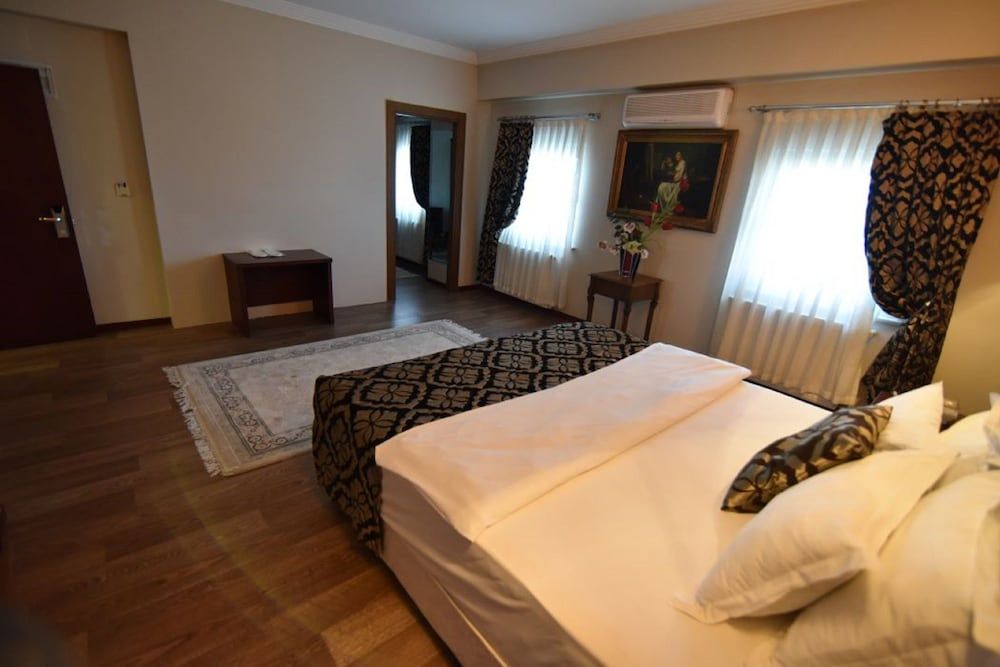 Suite, Sea View