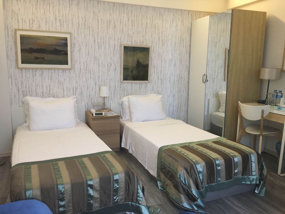 undefined Elanaz Hotel 3