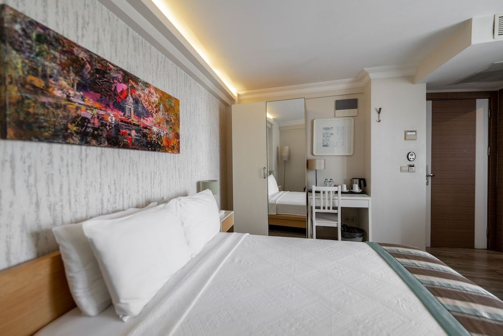 undefined Elanaz Hotel 4