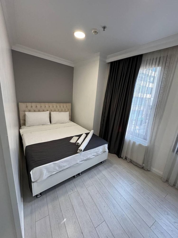 undefined ENS HOTEL 5