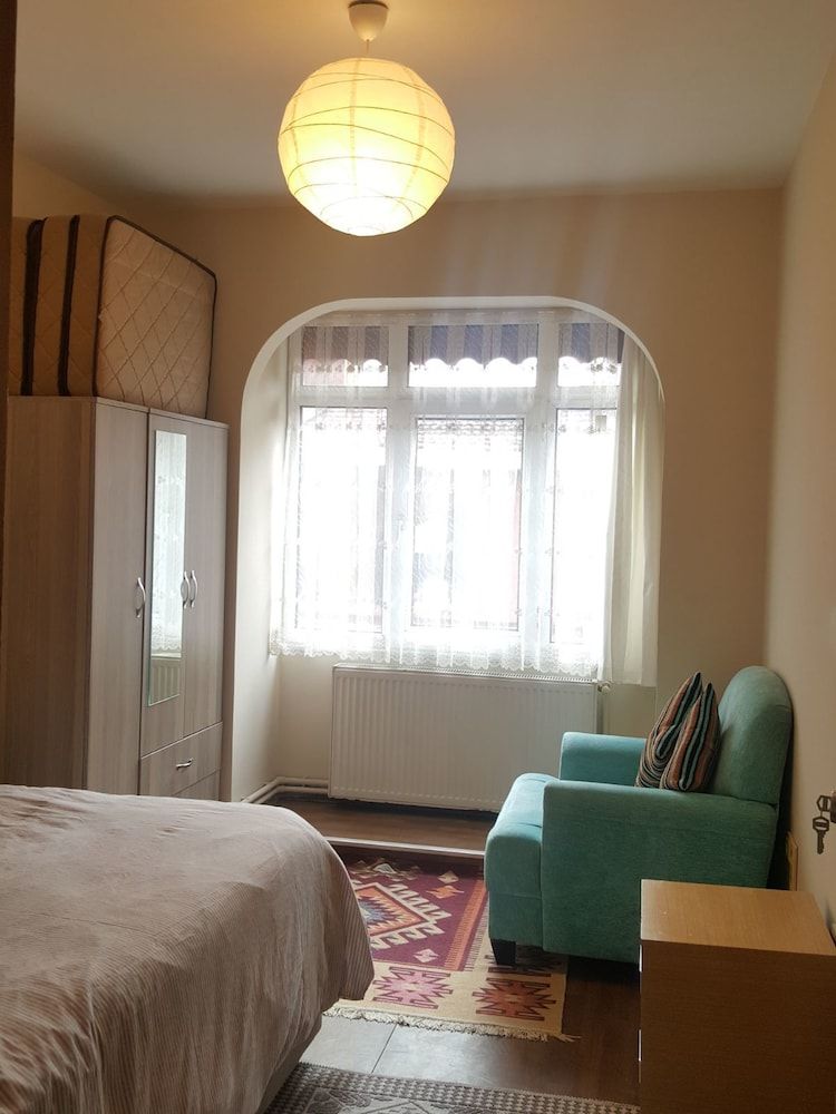 undefined Red House 10