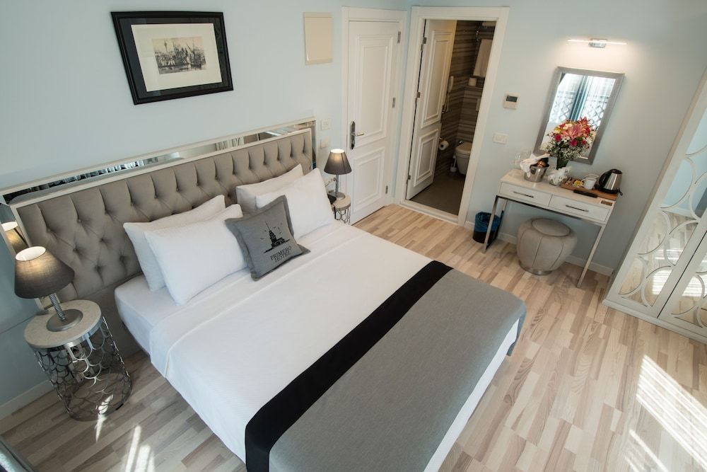 Primero Hotel Superior Double Room, 1 Bedroom, Non Smoking, City View 3