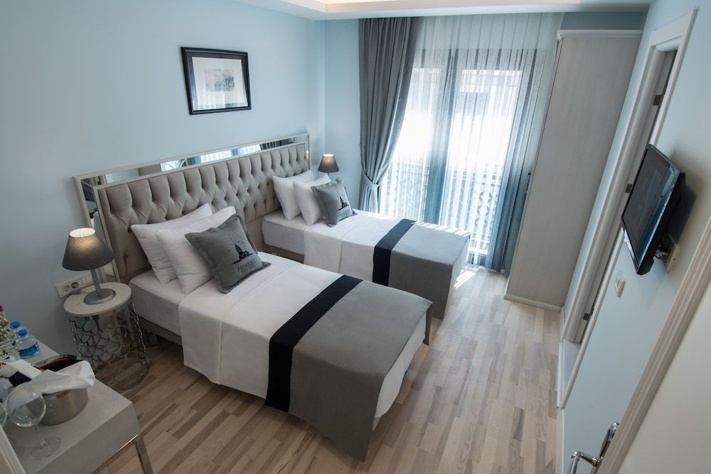 Primero Hotel Superior Double Room, 1 Bedroom, Non Smoking, City View 9