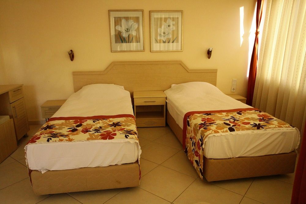 Malhun Hotel Standard Triple Room 2