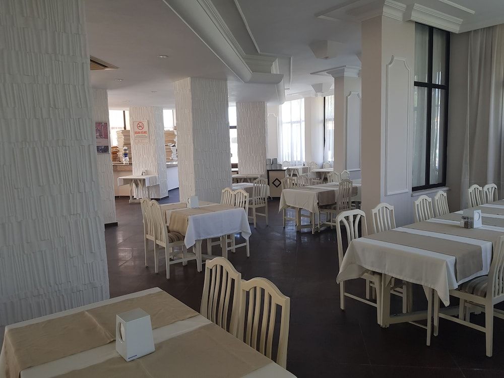 undefined Malhun Hotel 4