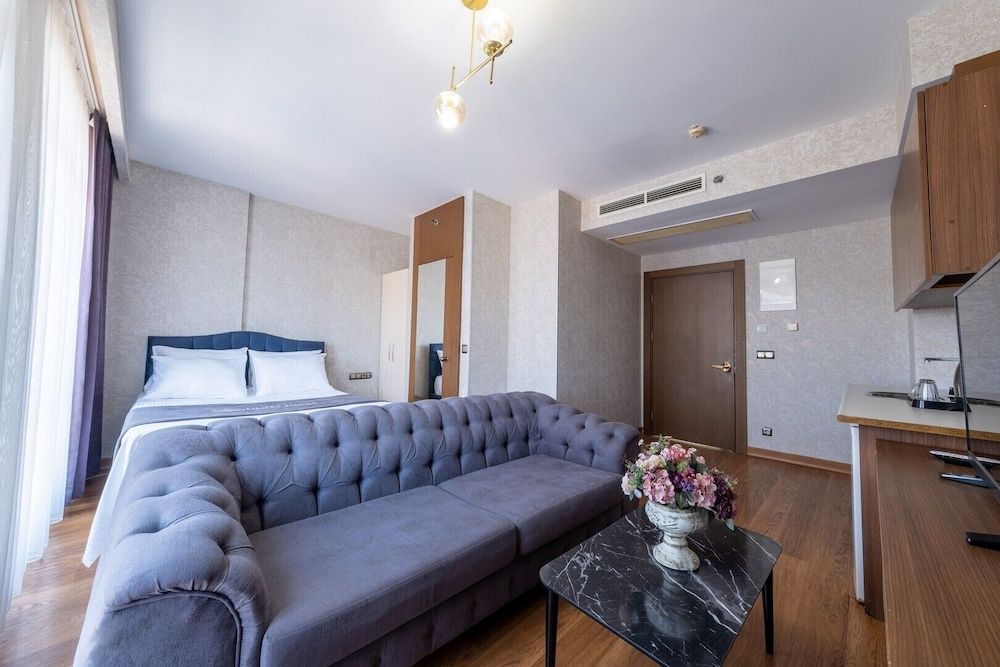 undefined Elits Suits 9