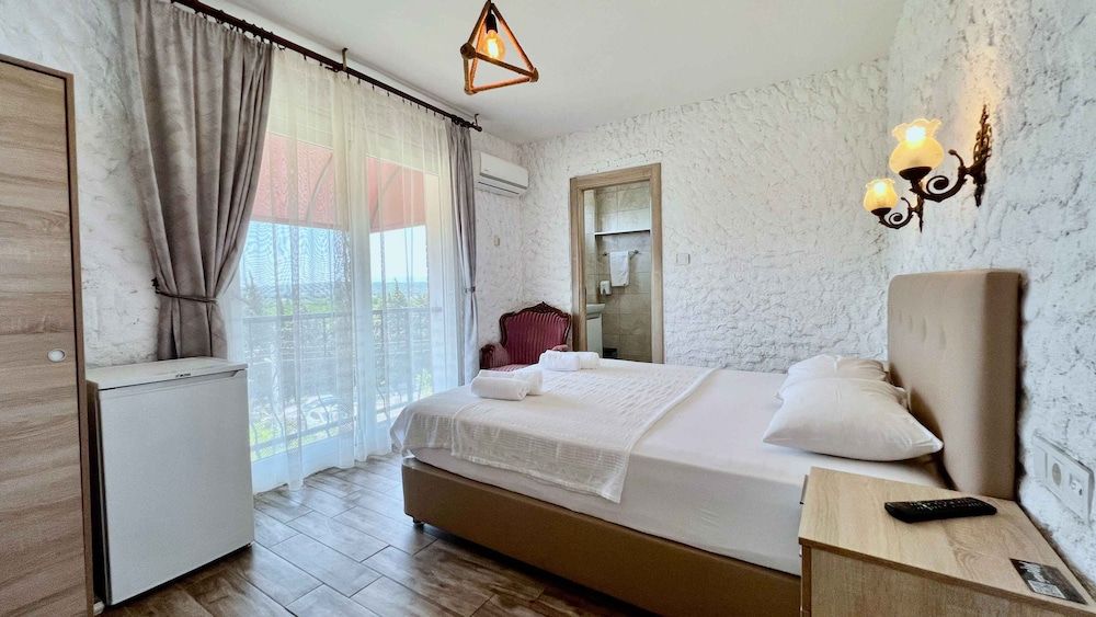 Satsuma Butik Otel French Balcony (Double Bed) 7