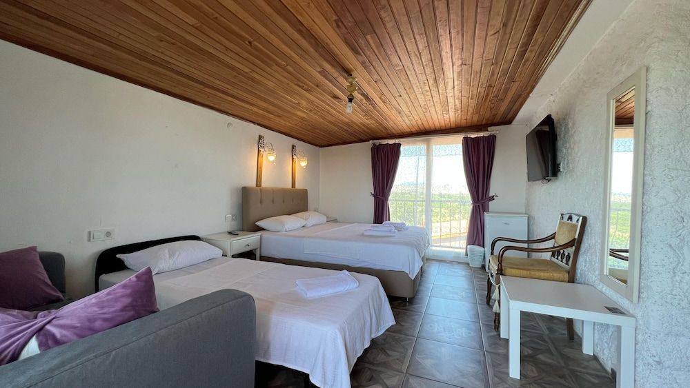 Comfort Triple Room