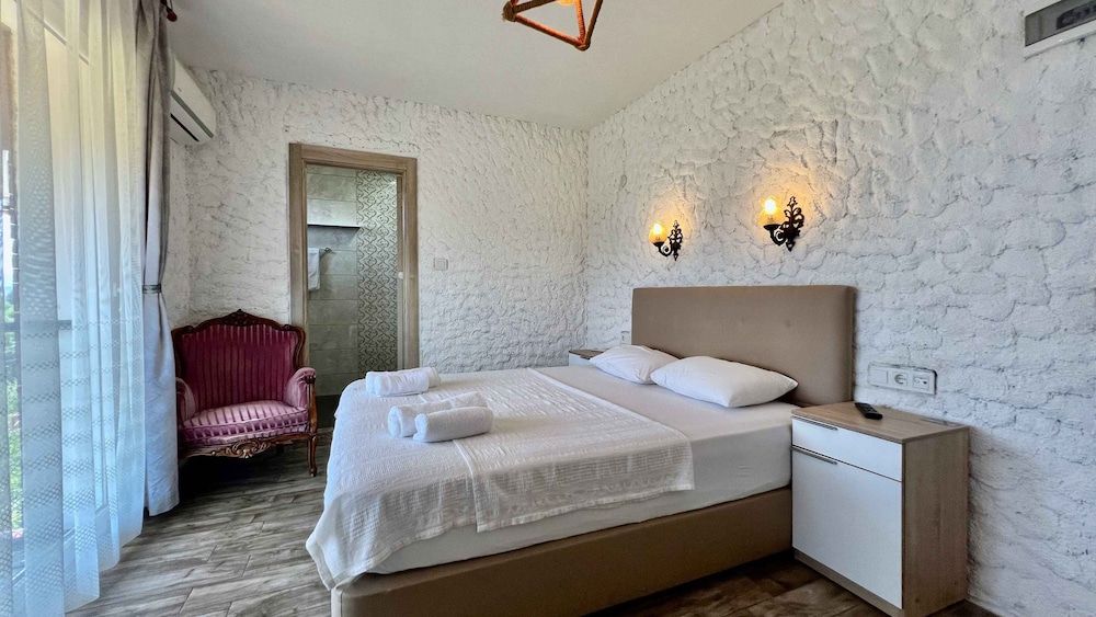 Satsuma Butik Otel French Balcony (Double Bed) 4
