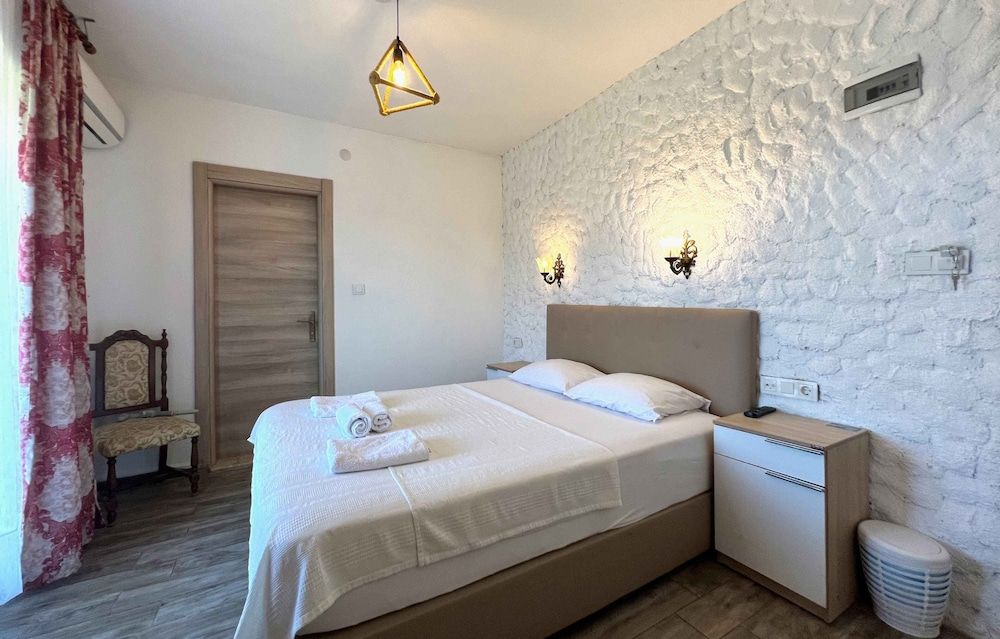 Satsuma Butik Otel French Balcony (Double Bed) 8