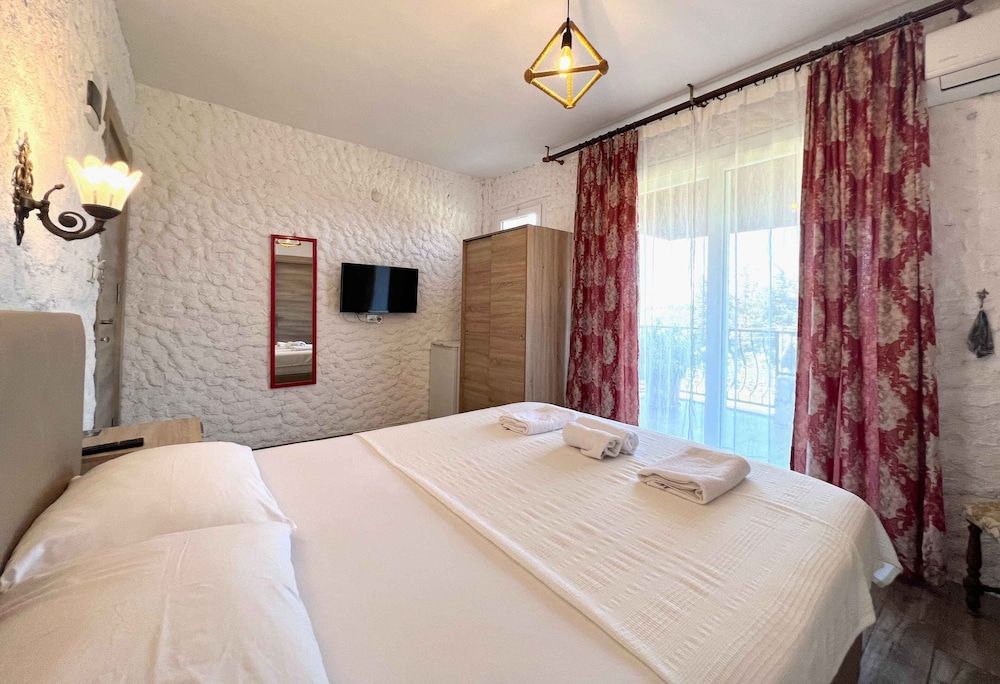 Satsuma Butik Otel French Balcony (Double Bed) 2