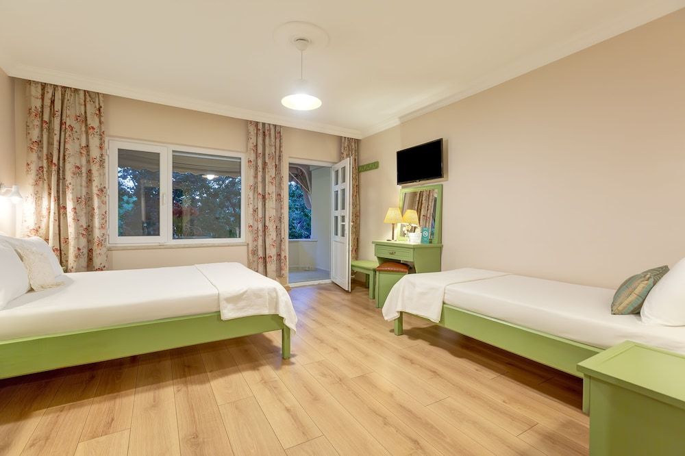 Gurel Garden House Superior Room 3