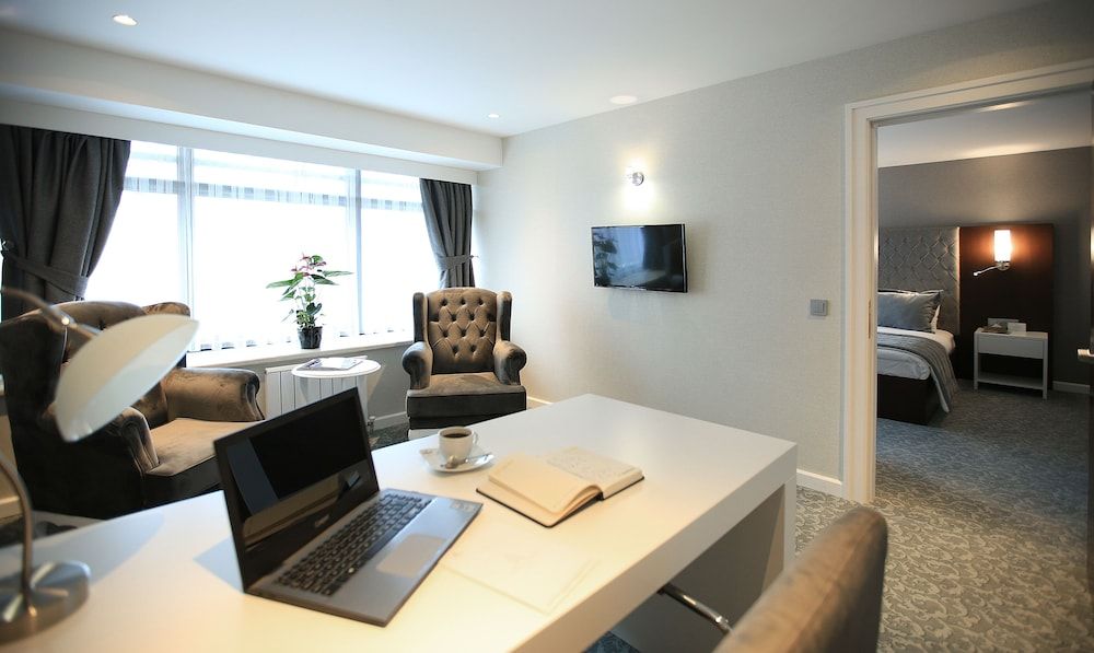 undefined SVEO BUSINESS HOTEL 4