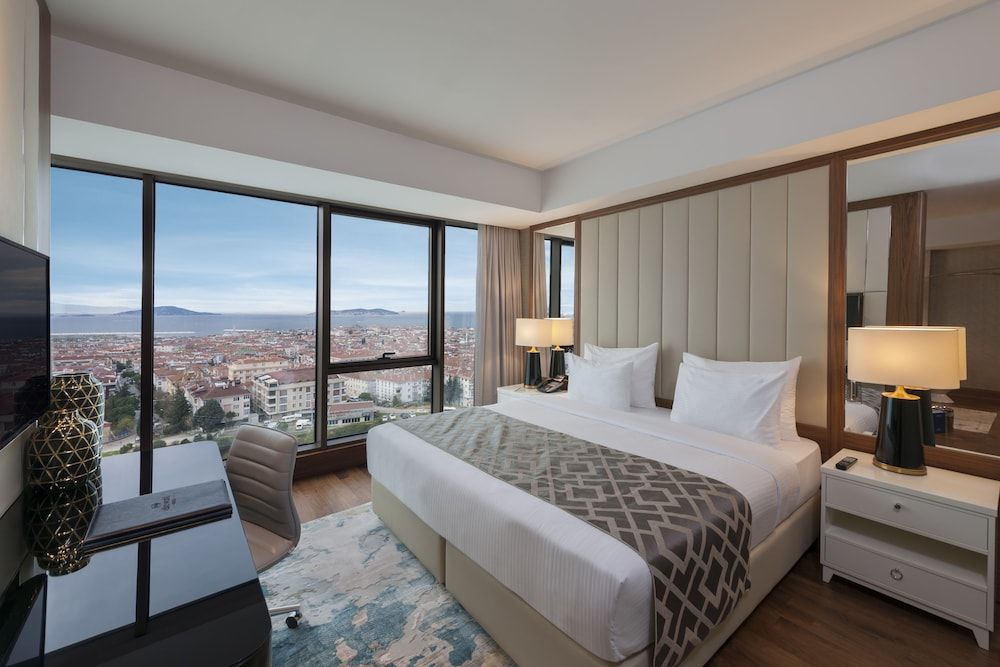 Deluxe Room with King Size Bed