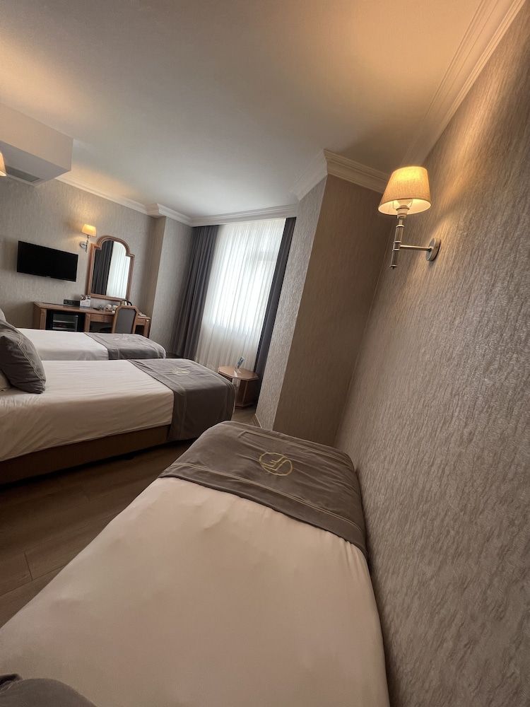 undefined Fuar Hotel 9