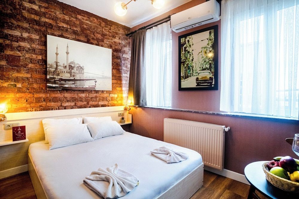 undefined Cheers Porthouse 2