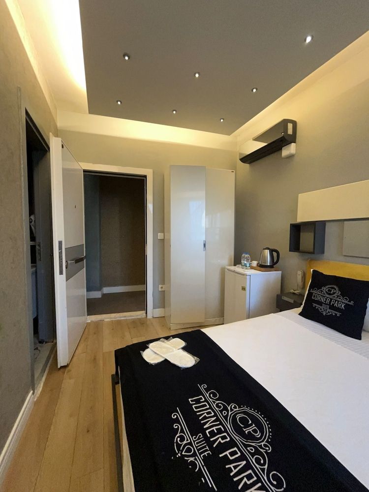 undefined Corner Park Suites 9