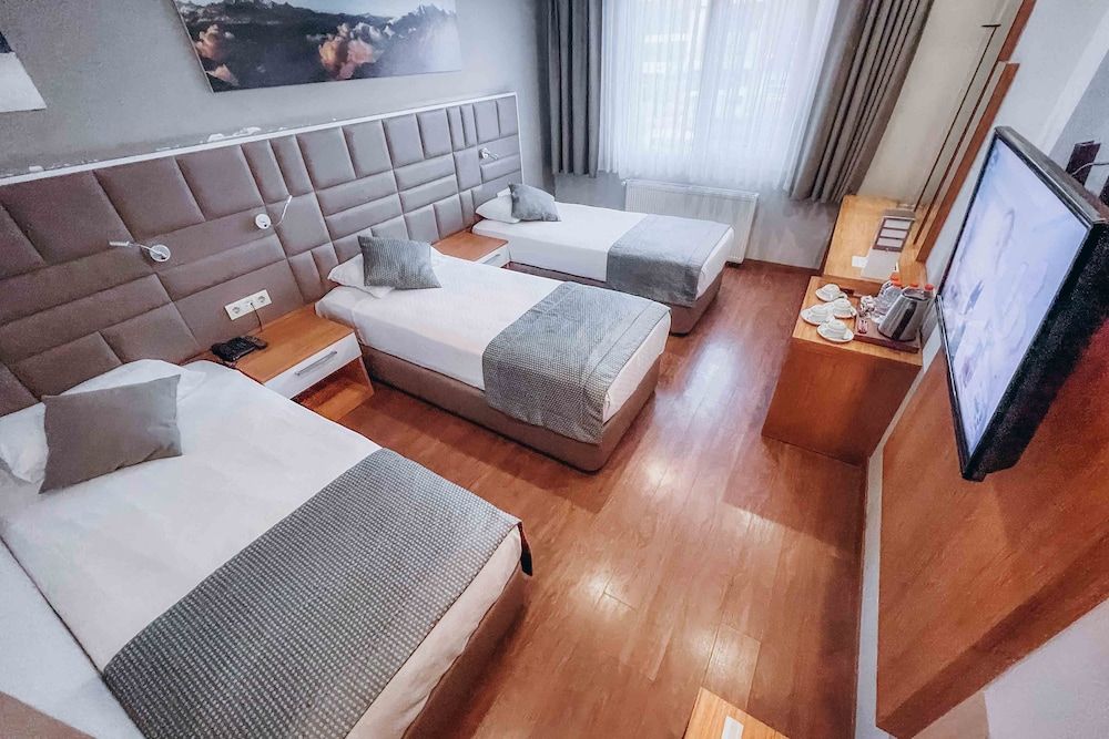 Hakcan Hotel Triple Room 4