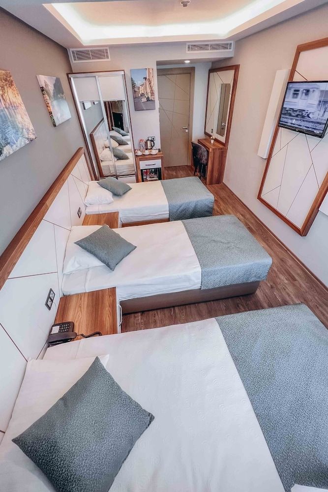 Hakcan Hotel Triple Room 2